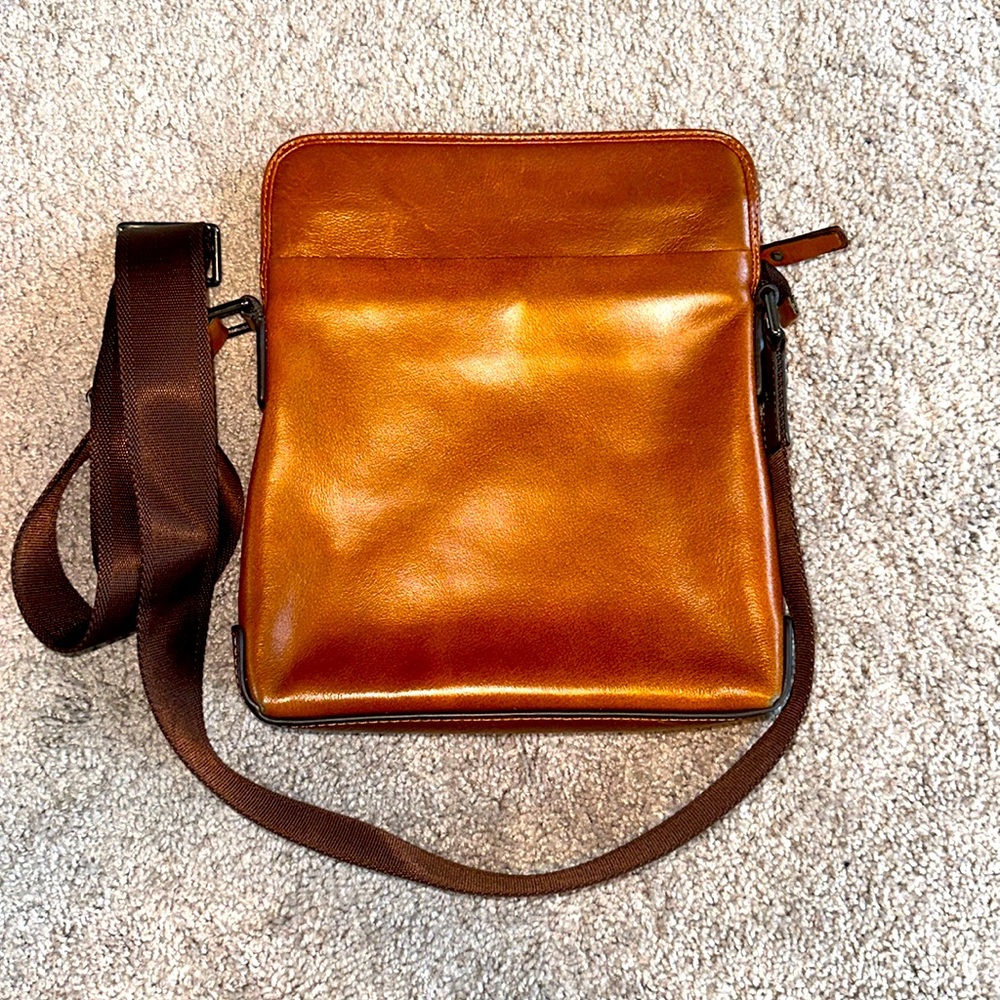 Brown leather crossbody bag